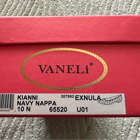 Stylish Navy Vaneli Flats - 10N - Picture 2 of 6